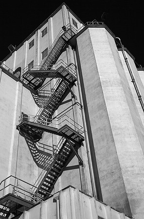 Manna Pro Tower